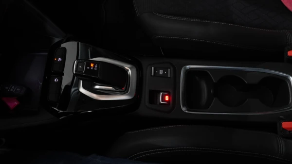 Opel Corsa-e 136CV Elegance 100% Elétrico 25