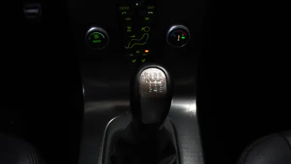 Volvo S40 1.6D R DESIGN 27