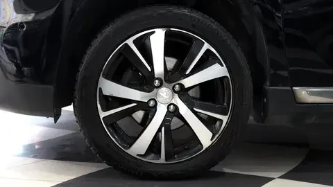 Peugeot 2008 1.2 PureTech Allure 9