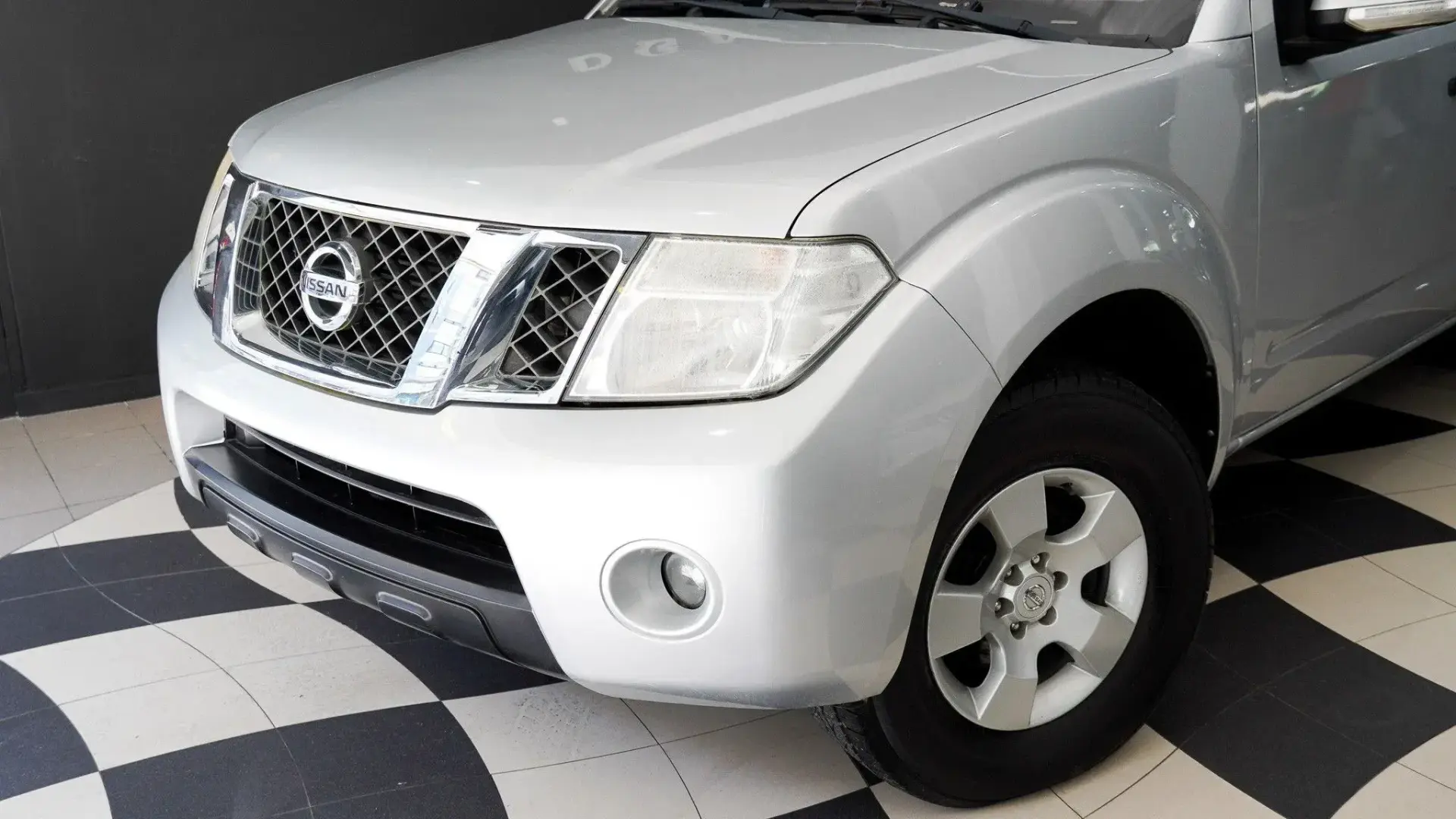 Nissan Navara Outro 3