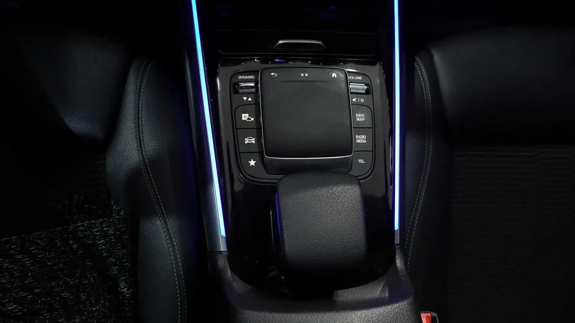 Mercedes-Benz GLA 200 37