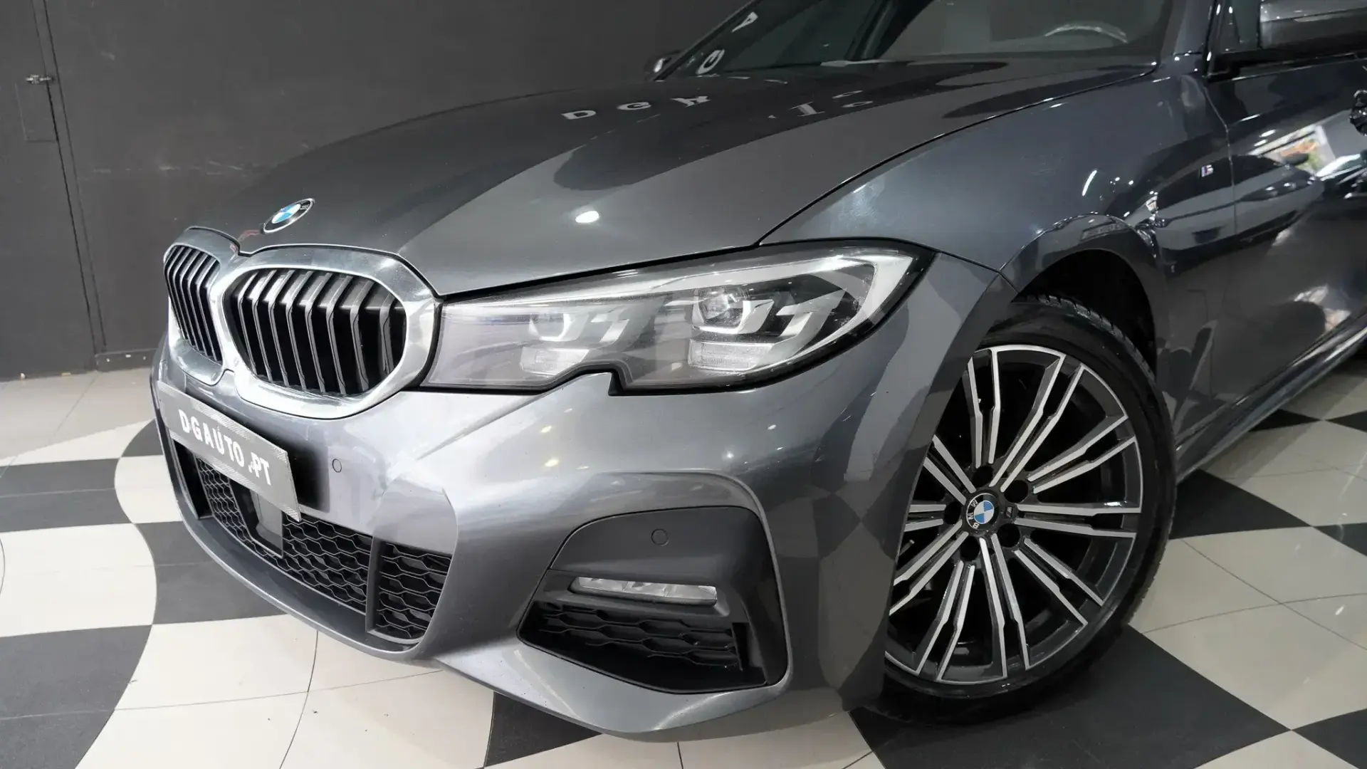 BMW 320 d Touring Pack M Auto 3