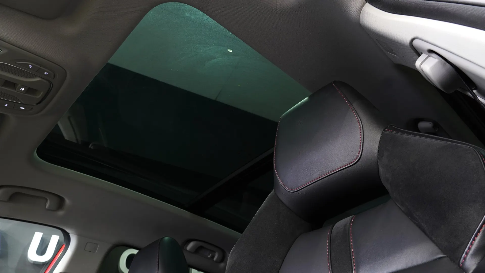 MG EHS 1.5 T-GDI Plug-in Hybrid Luxury 23