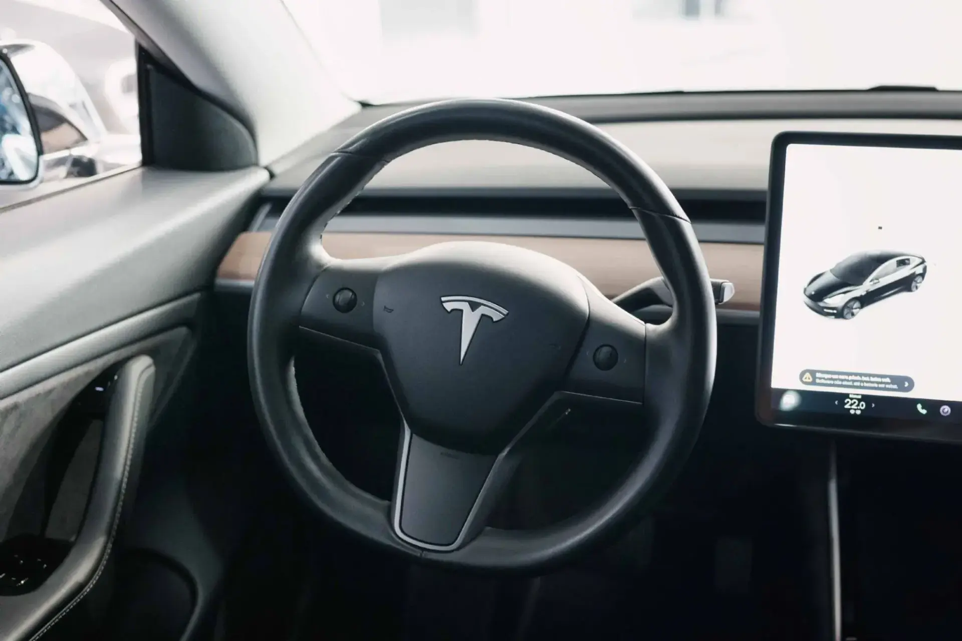 Tesla Model 3 6