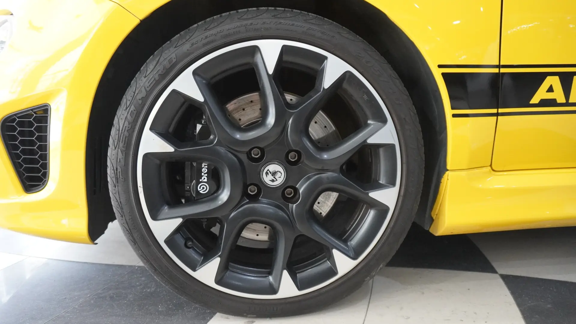 Abarth 595C 1.4 T-Jet Esseesse 8