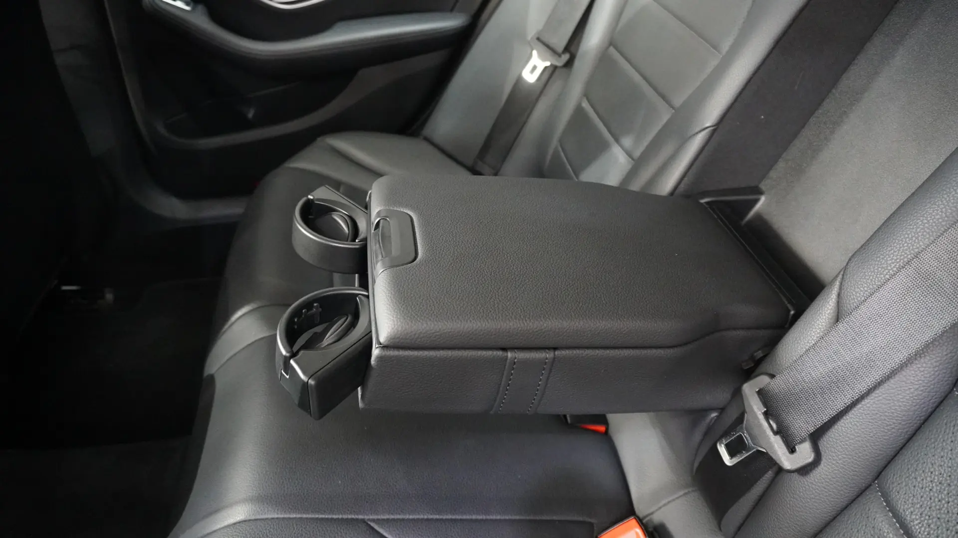 Mercedes-Benz C 180 (BlueTEC) d Station 7G-TRONIC Avantgarde 12