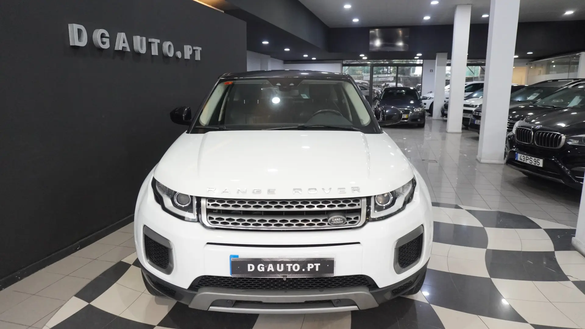 Land Rover Range Rover Evoque 2.0 eD4 SE Dynamic 2