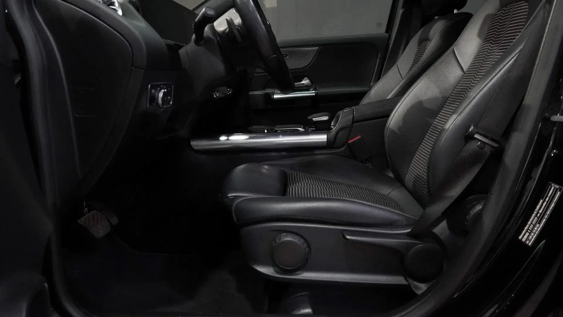 Mercedes-Benz GLA 200 17