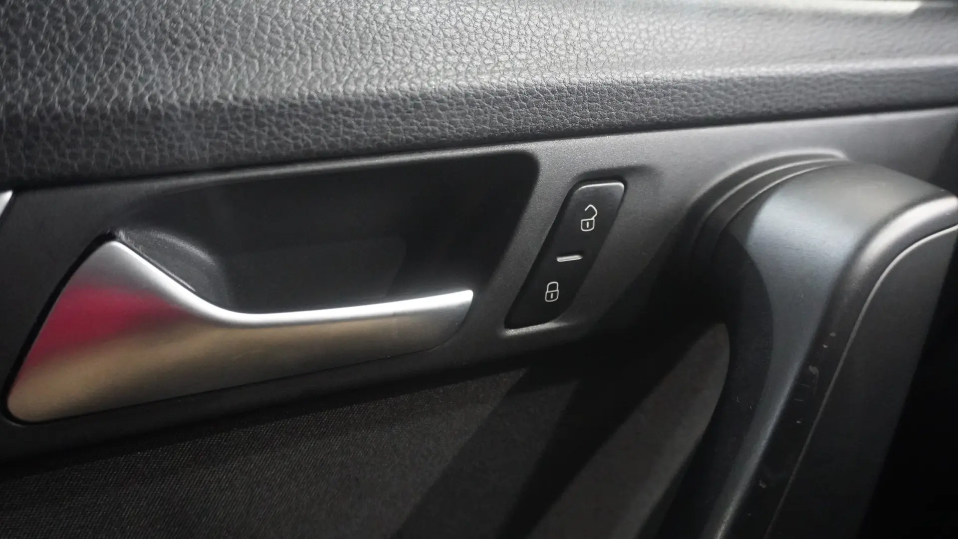 Volkswagen Passat 1.6 TDI Confortline 18