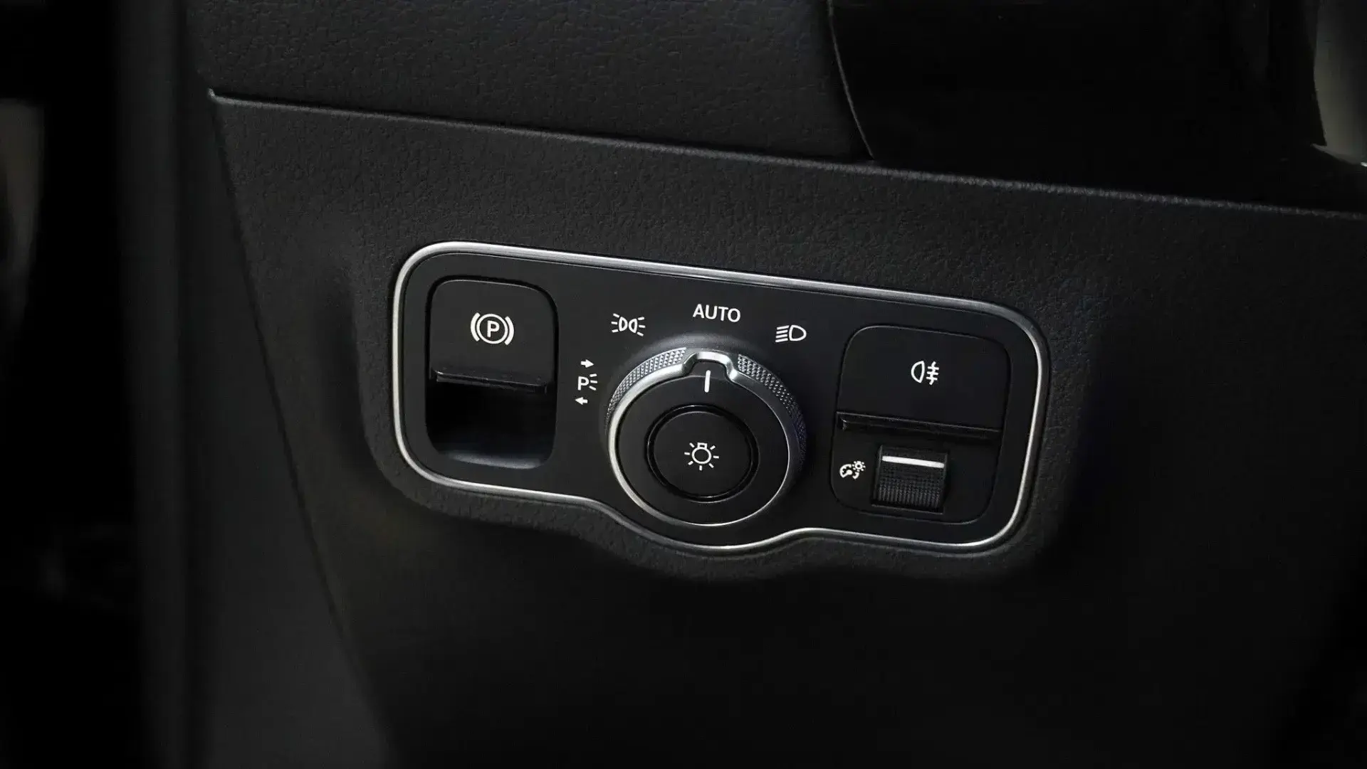 Mercedes-Benz GLA 200 d Progressive 15