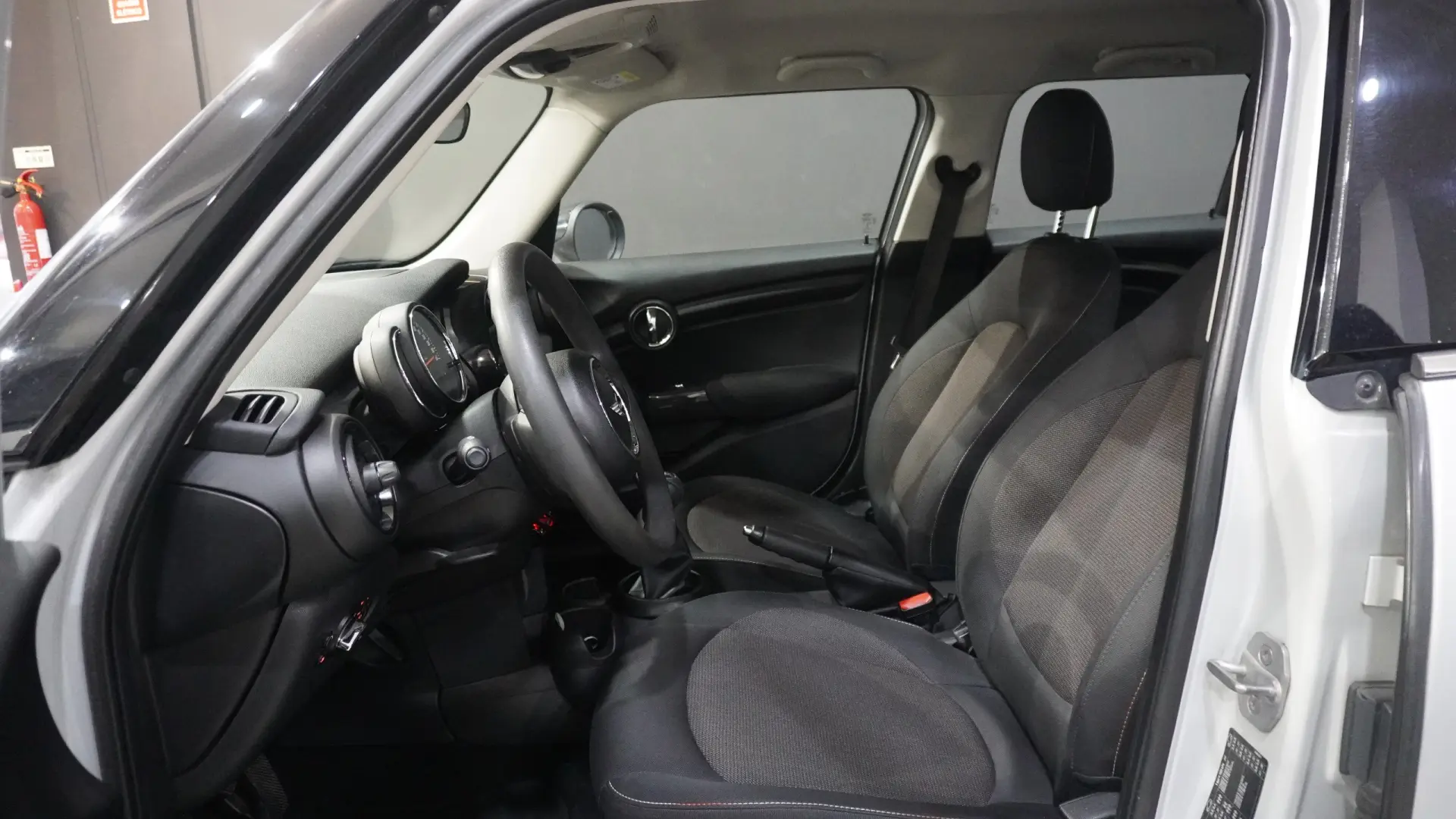 MINI 3 Portas Cooper D 14