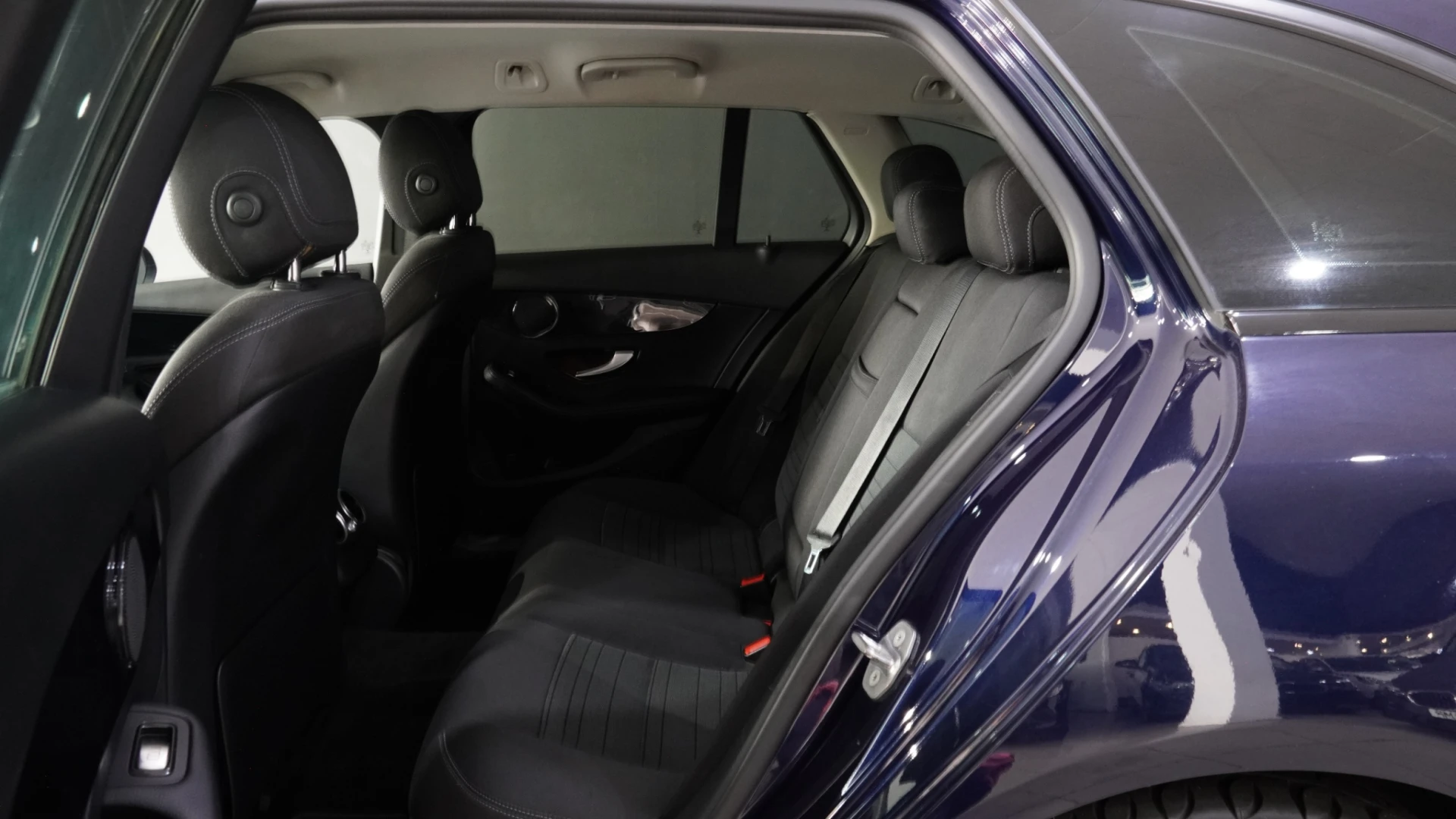 Mercedes-Benz C 180 D Avantgarde 37