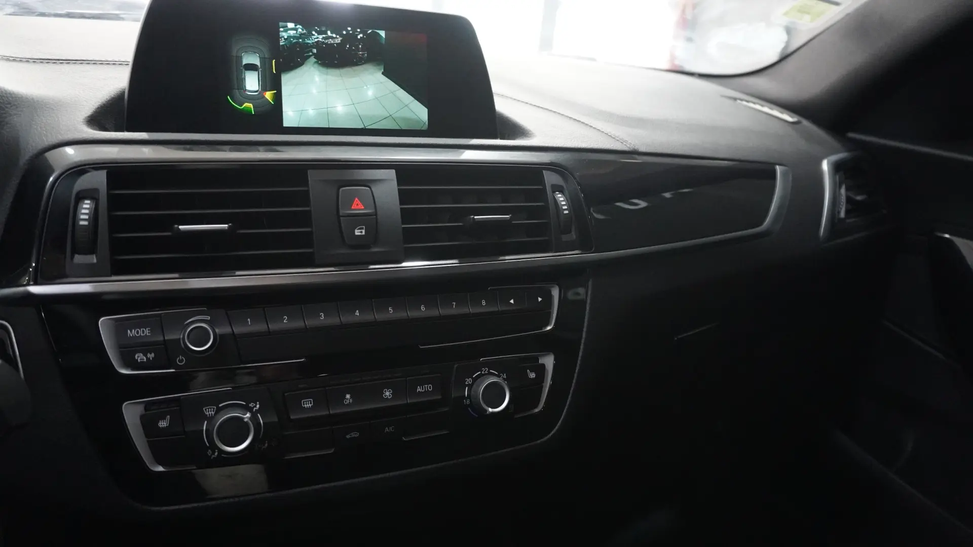 BMW 118 i Line Sport Auto 26