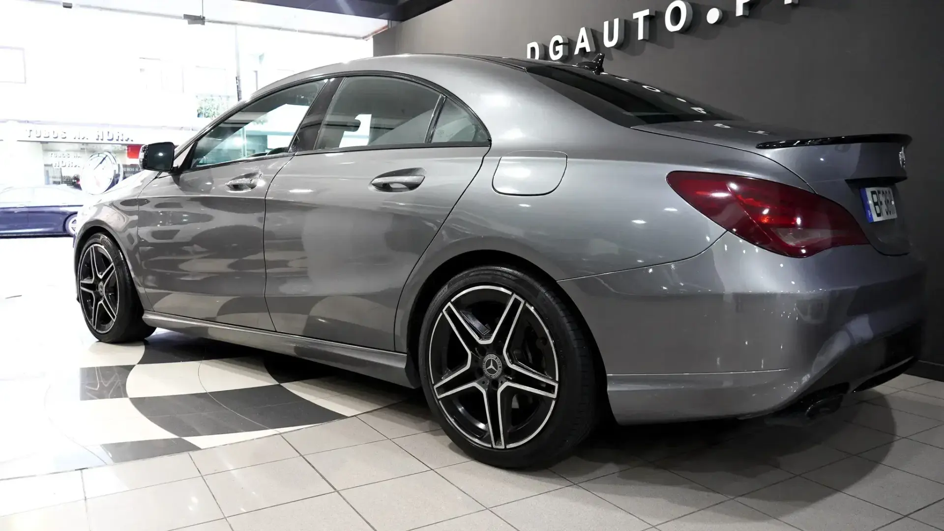 Mercedes-Benz CLA 220 9