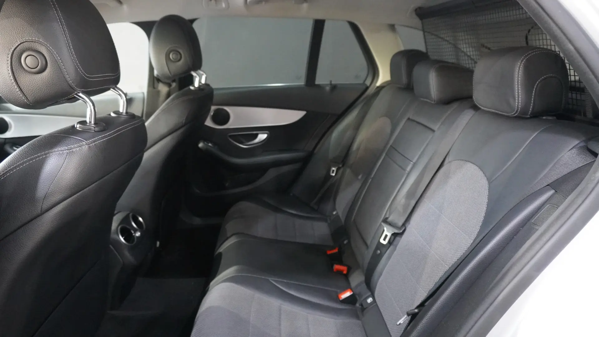 Mercedes-Benz C 200 11