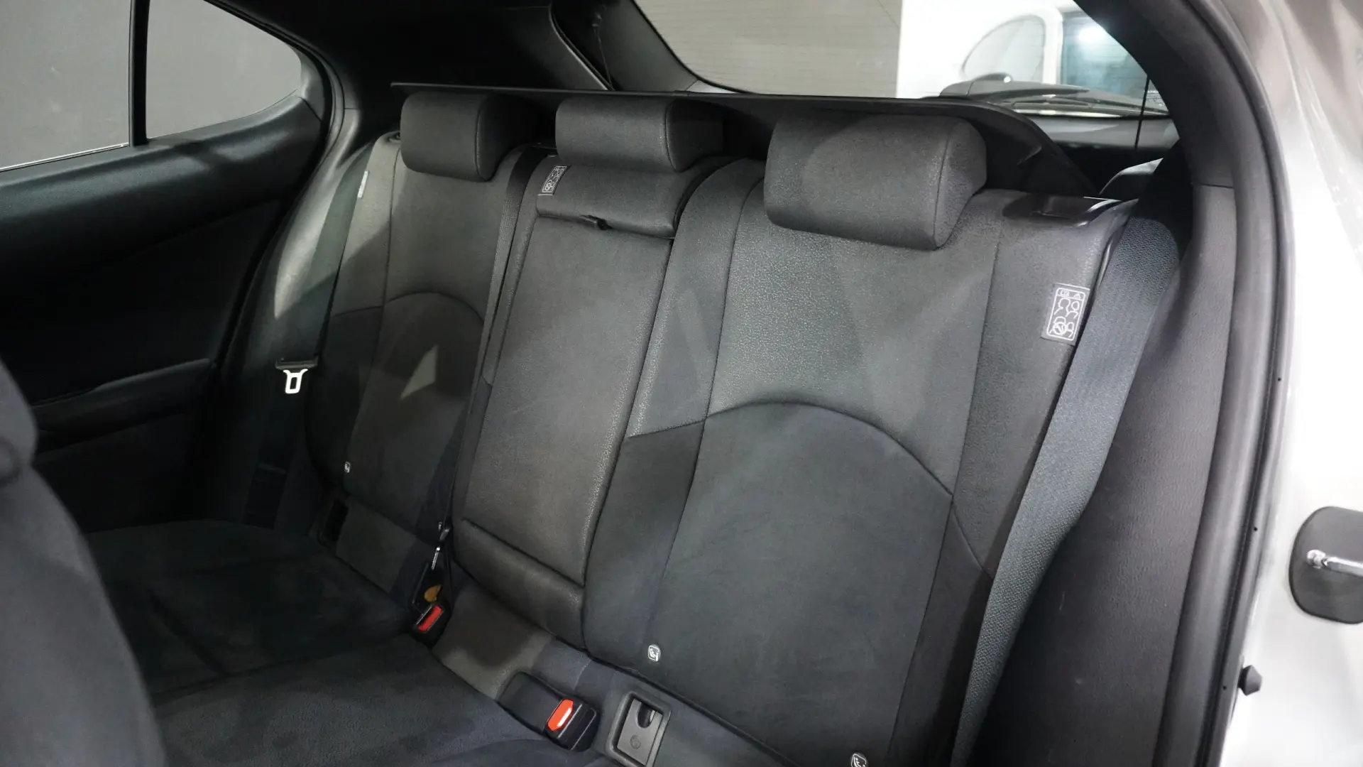 Lexus UX 250h Business 19