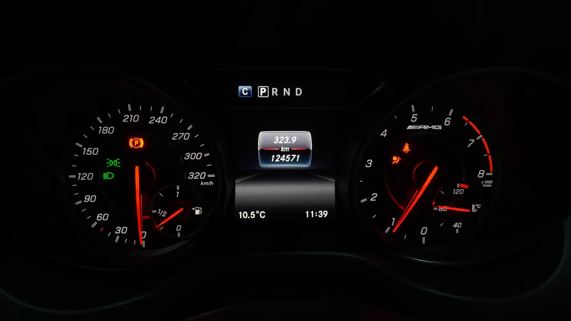 Mercedes-Benz CLA 45 AMG 4Matic Speedshift 7G-DCT 32