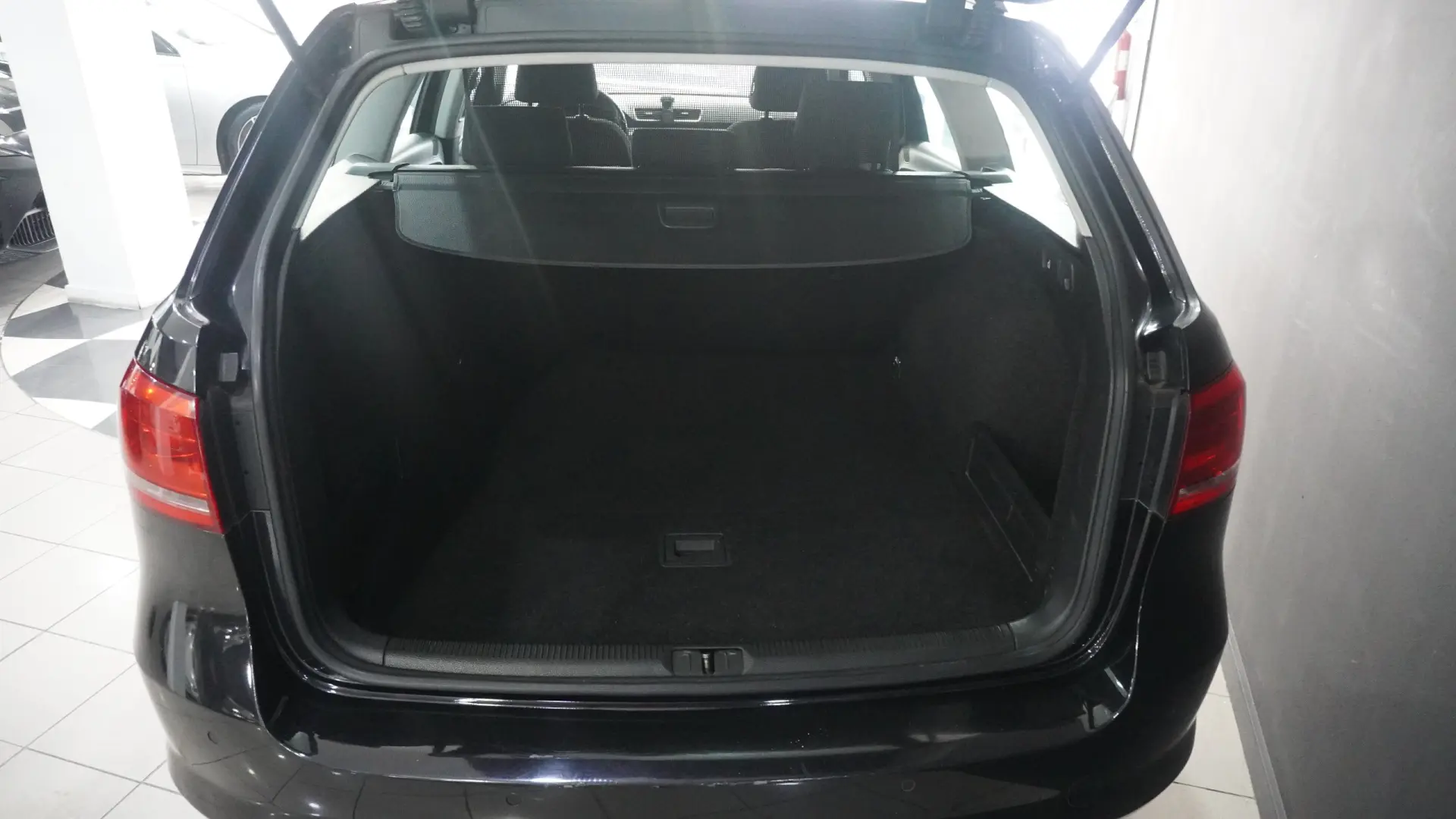 Volkswagen Passat 1.6 TDI Confortline 11