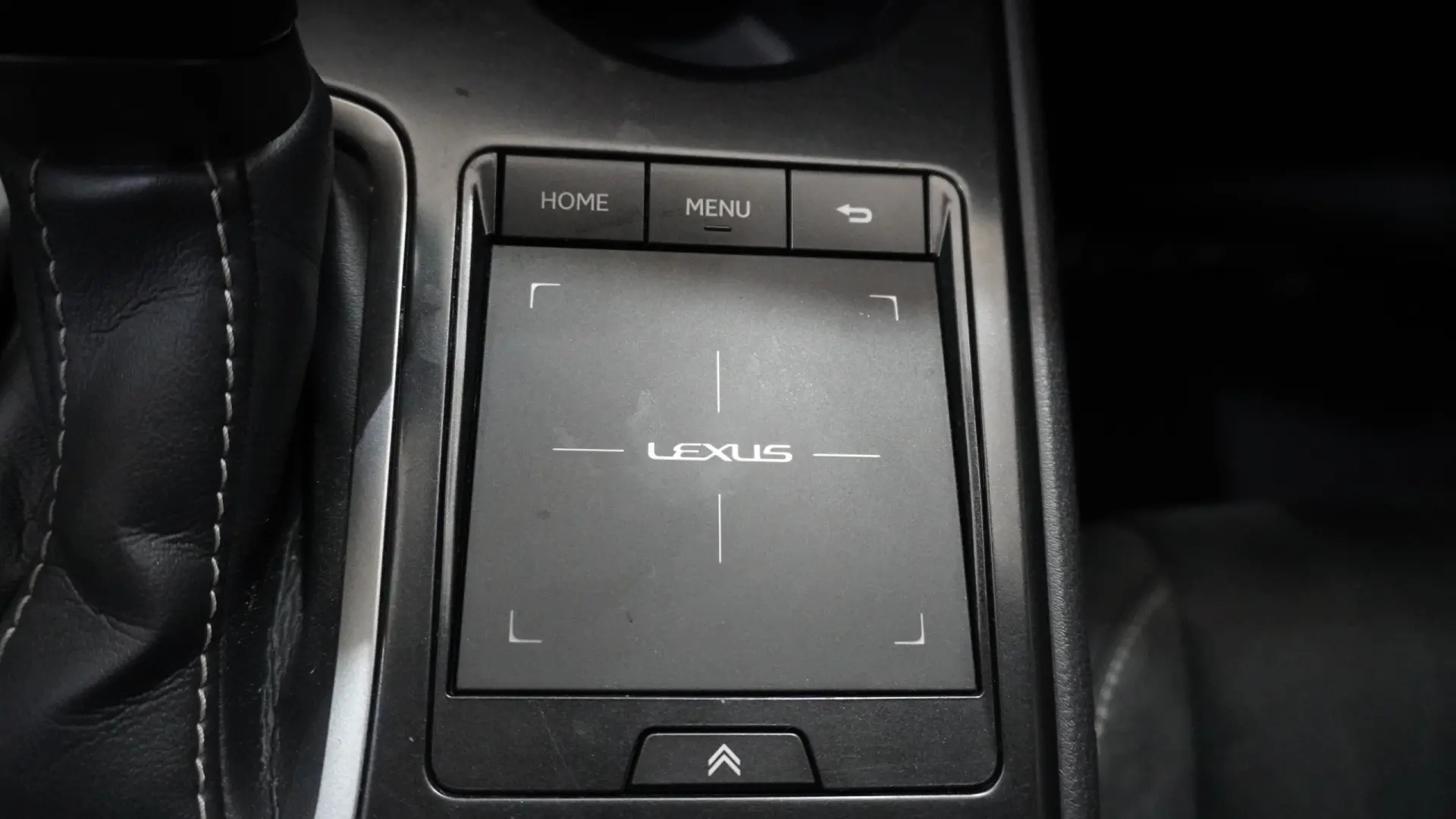 Lexus UX 250h Business 35