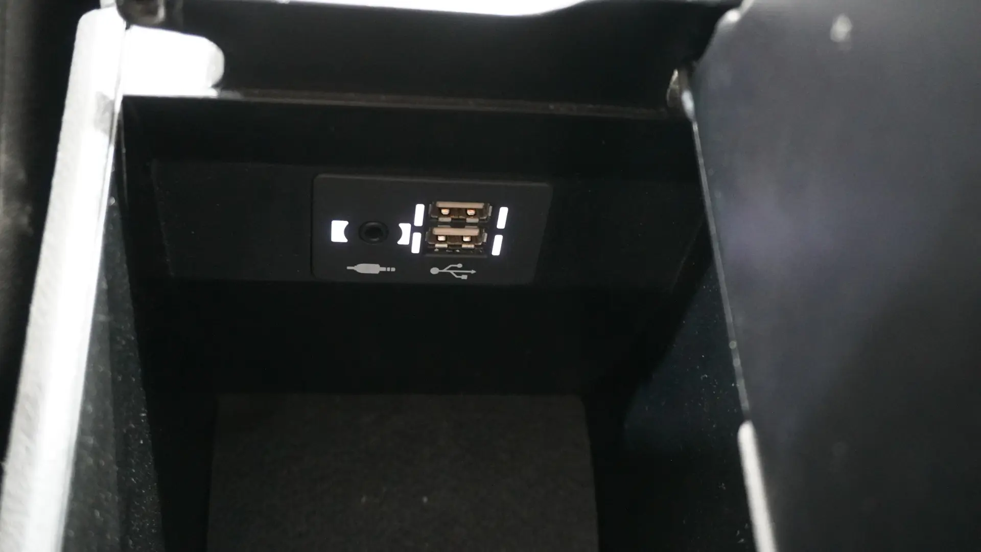 Lexus UX 250h Business 40