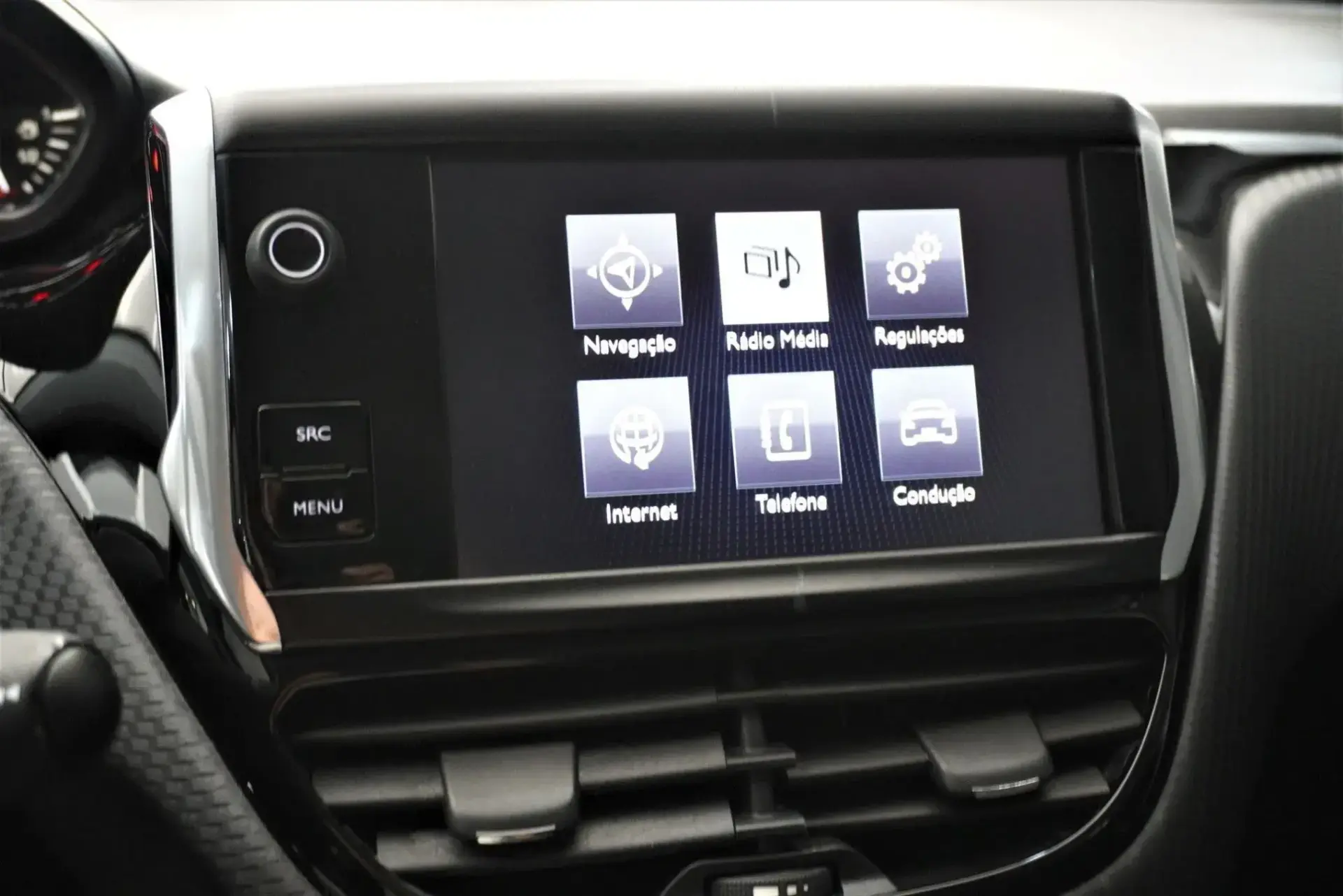 Peugeot 2008 16