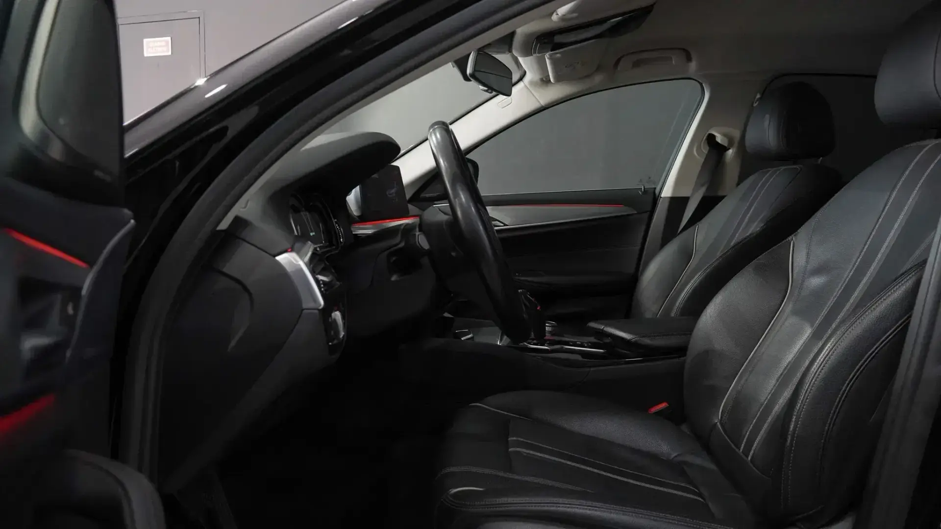 BMW 530 i Line Luxury Auto 14