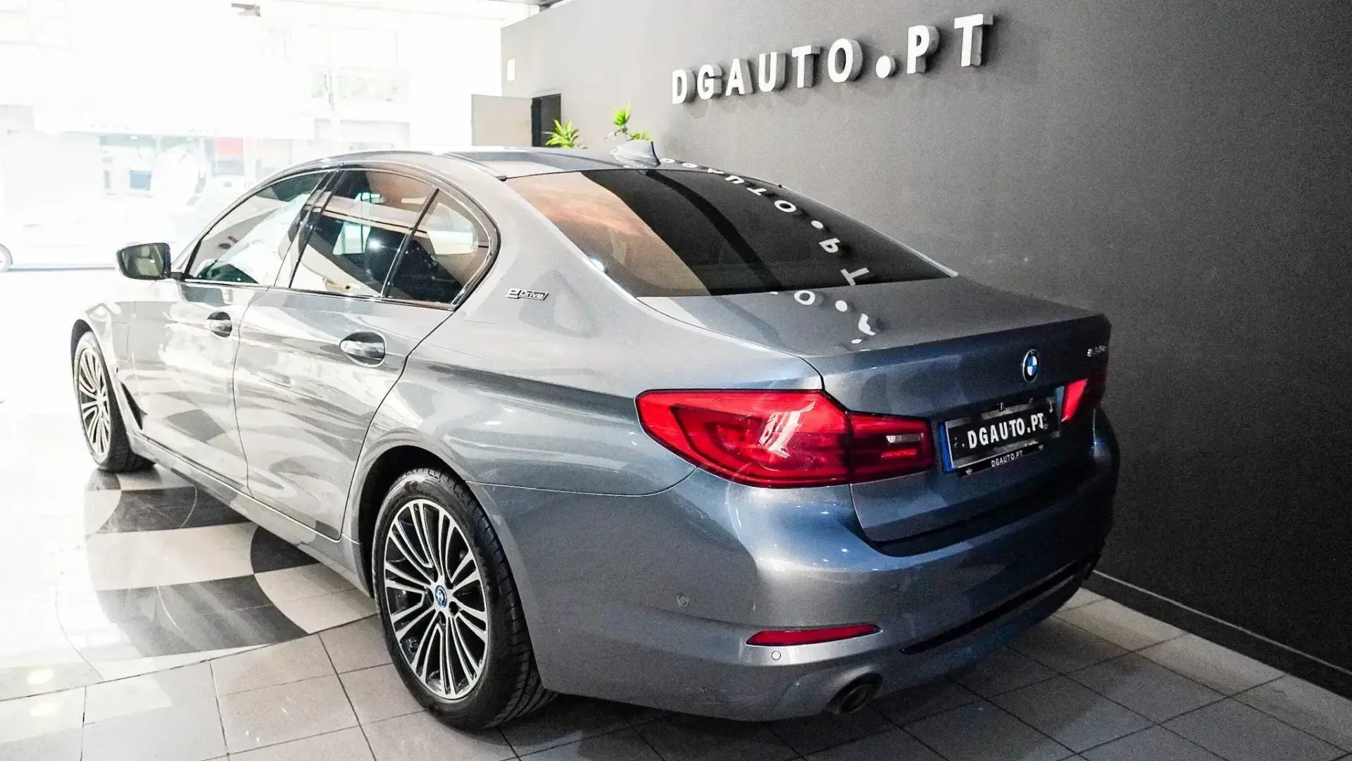 BMW 530 Pack M 8