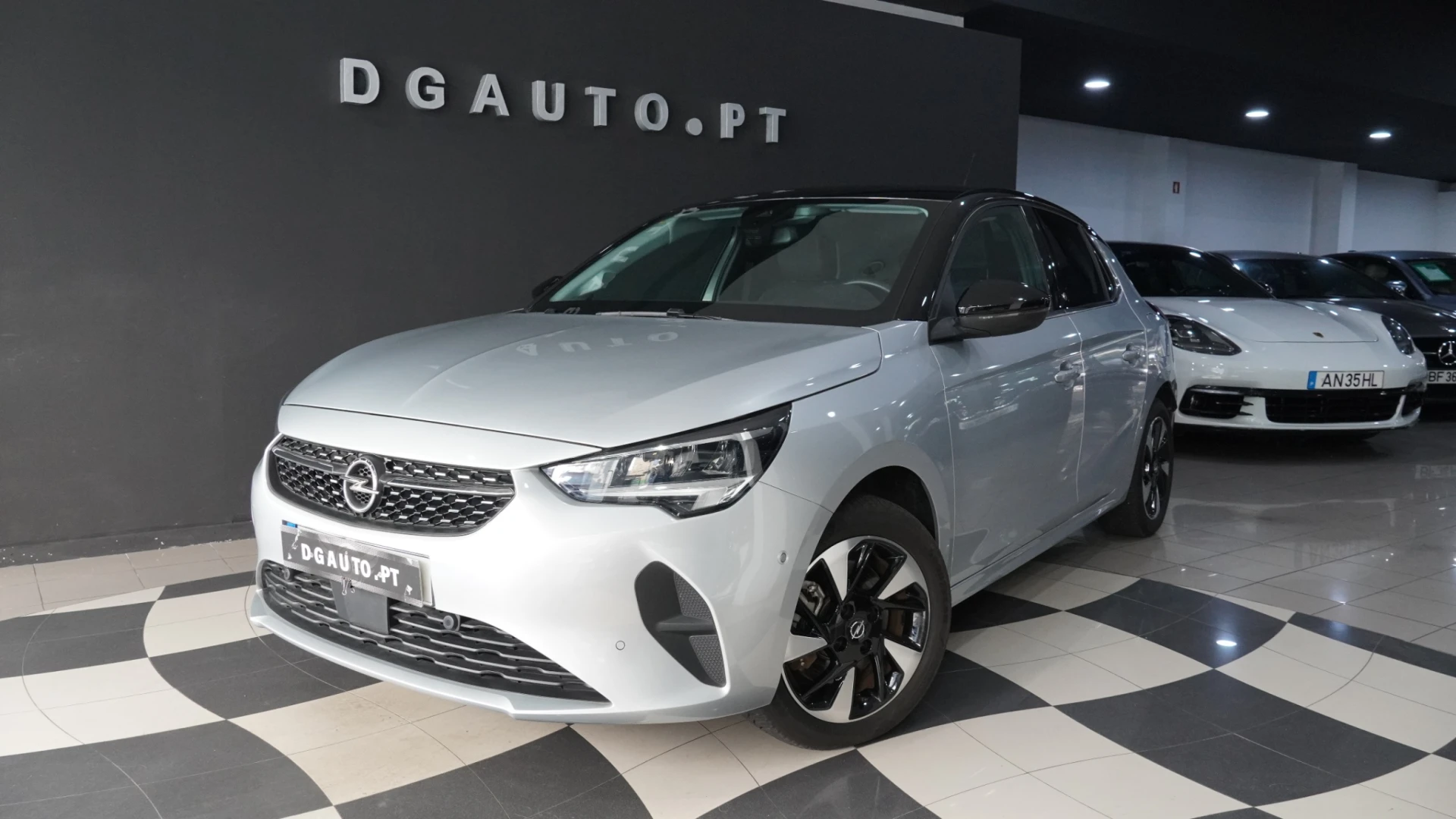 Opel Corsa-e 136CV Elegance 100% Elétrico 1