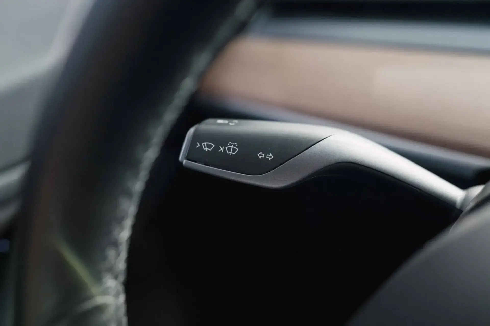 Tesla Model 3 4