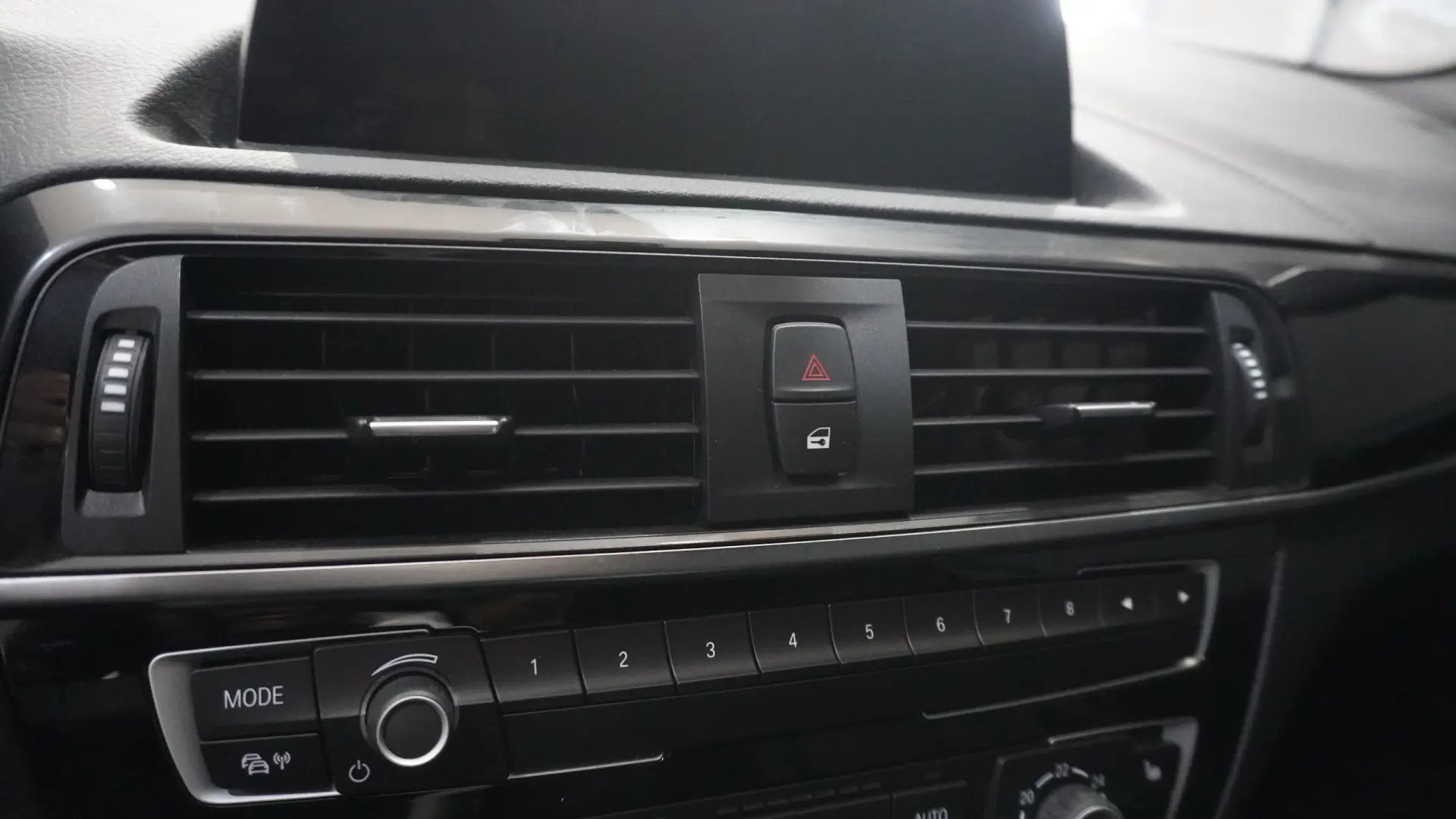 BMW 118 i Line Sport Auto 25