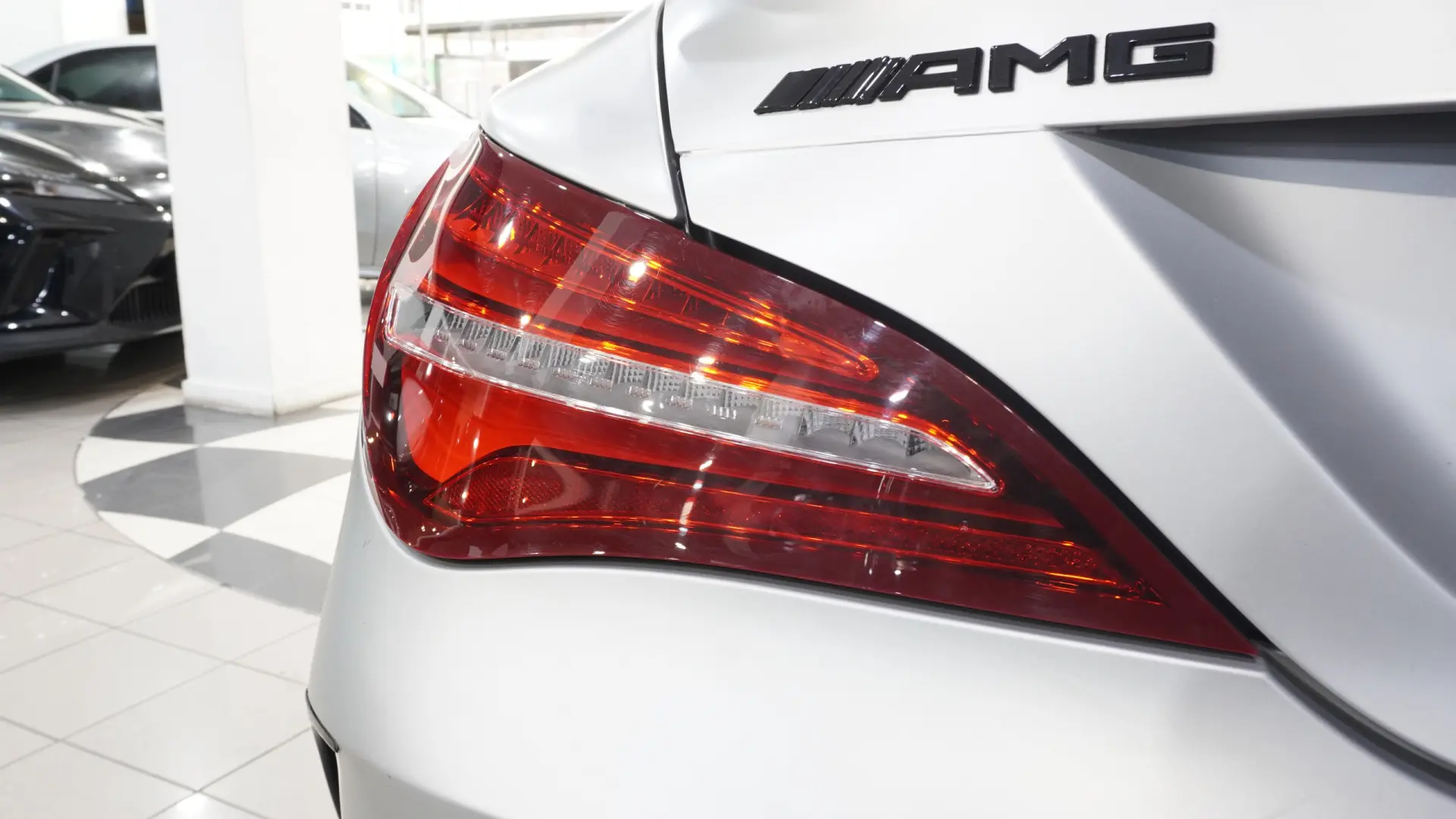 Mercedes-Benz CLA 45 AMG 4Matic Speedshift 7G-DCT 12