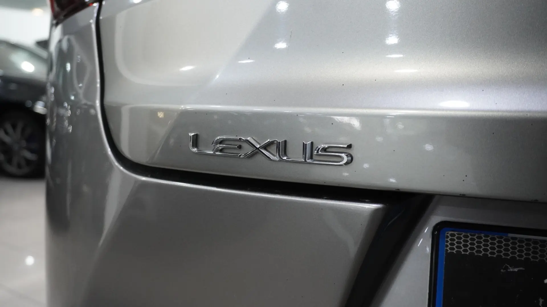 Lexus UX 250h Business 12