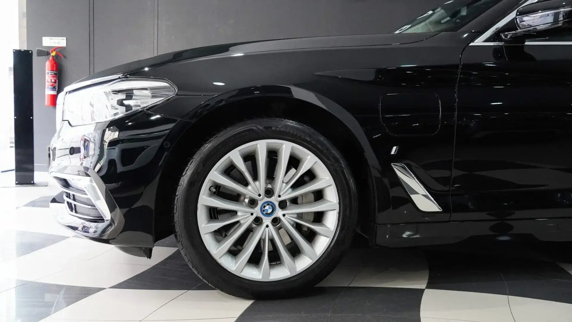 BMW 530 i Line Luxury Auto 8