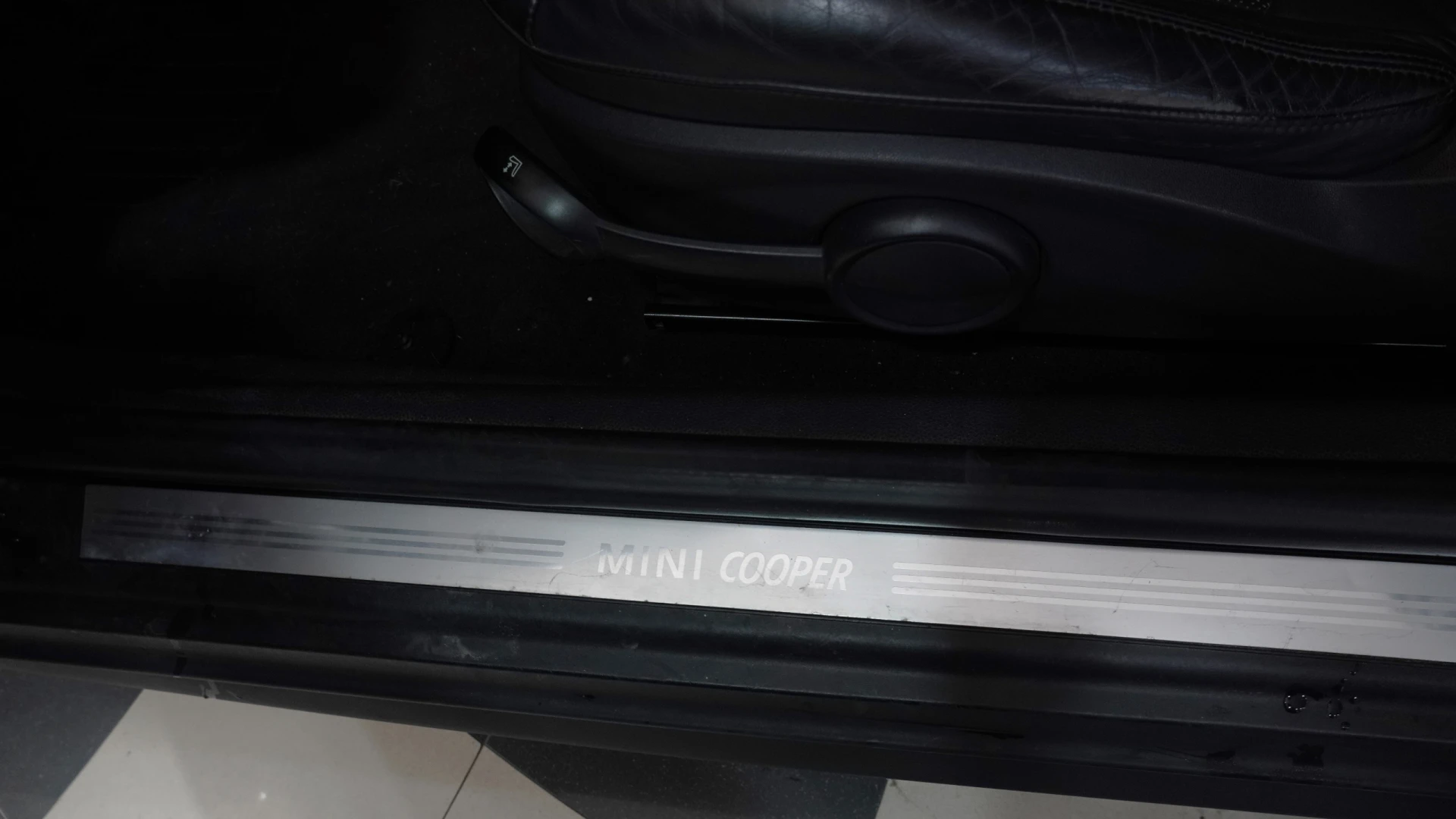 MINI 3 Portas Cooper Cabrio 1.6i 15