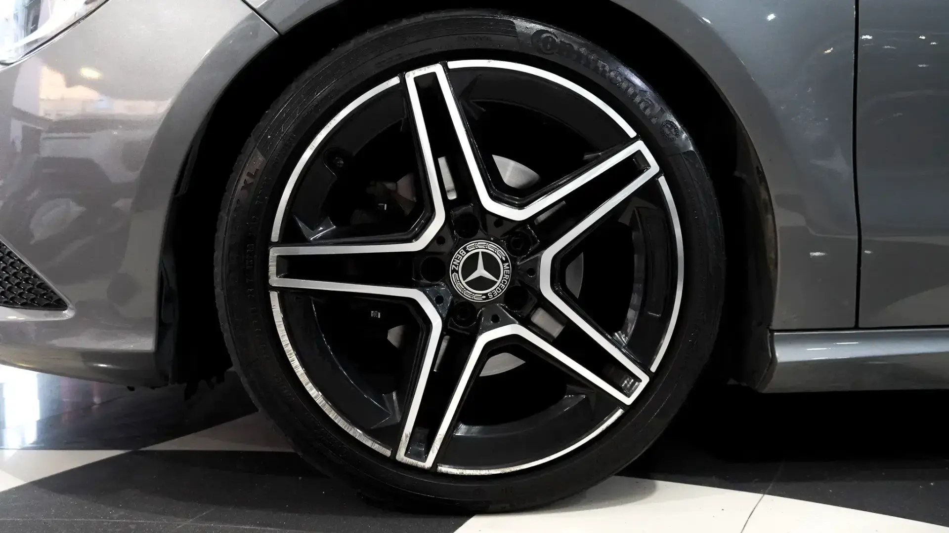 Mercedes-Benz CLA 220 5