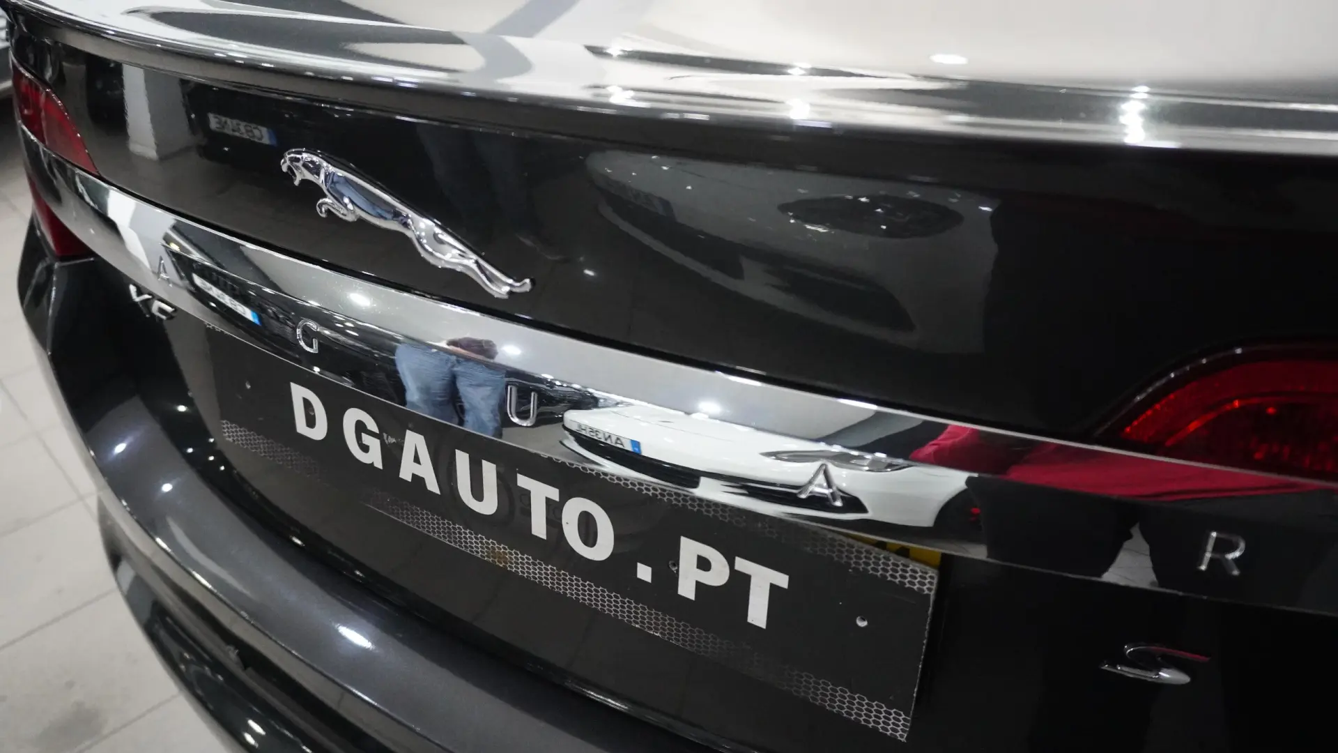 Jaguar XF 3.0 D V6 S Portfolio 10