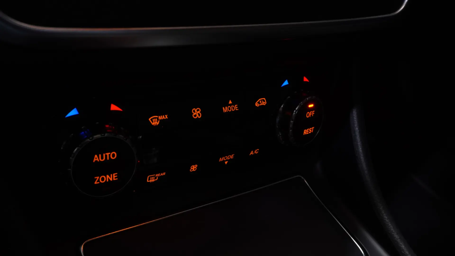 Mercedes-Benz CLA 45 AMG 4Matic Speedshift 7G-DCT 38