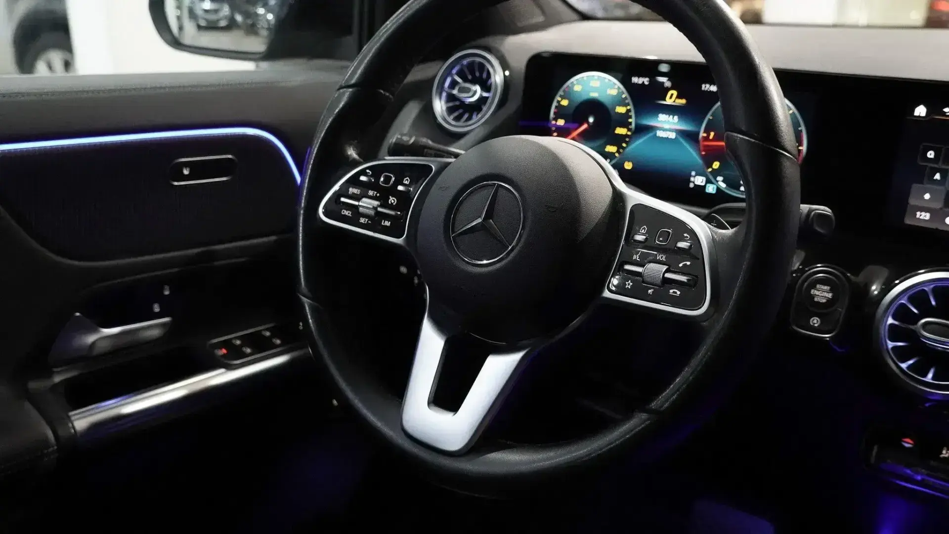 Mercedes-Benz GLA 200 d Progressive 24