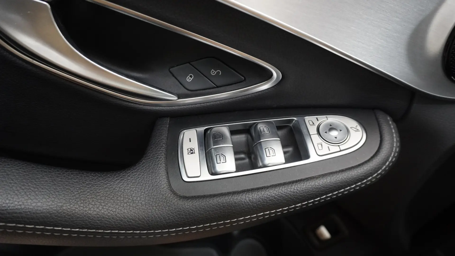 Mercedes-Benz C 180 (BlueTEC) d Station 7G-TRONIC Avantgarde 17