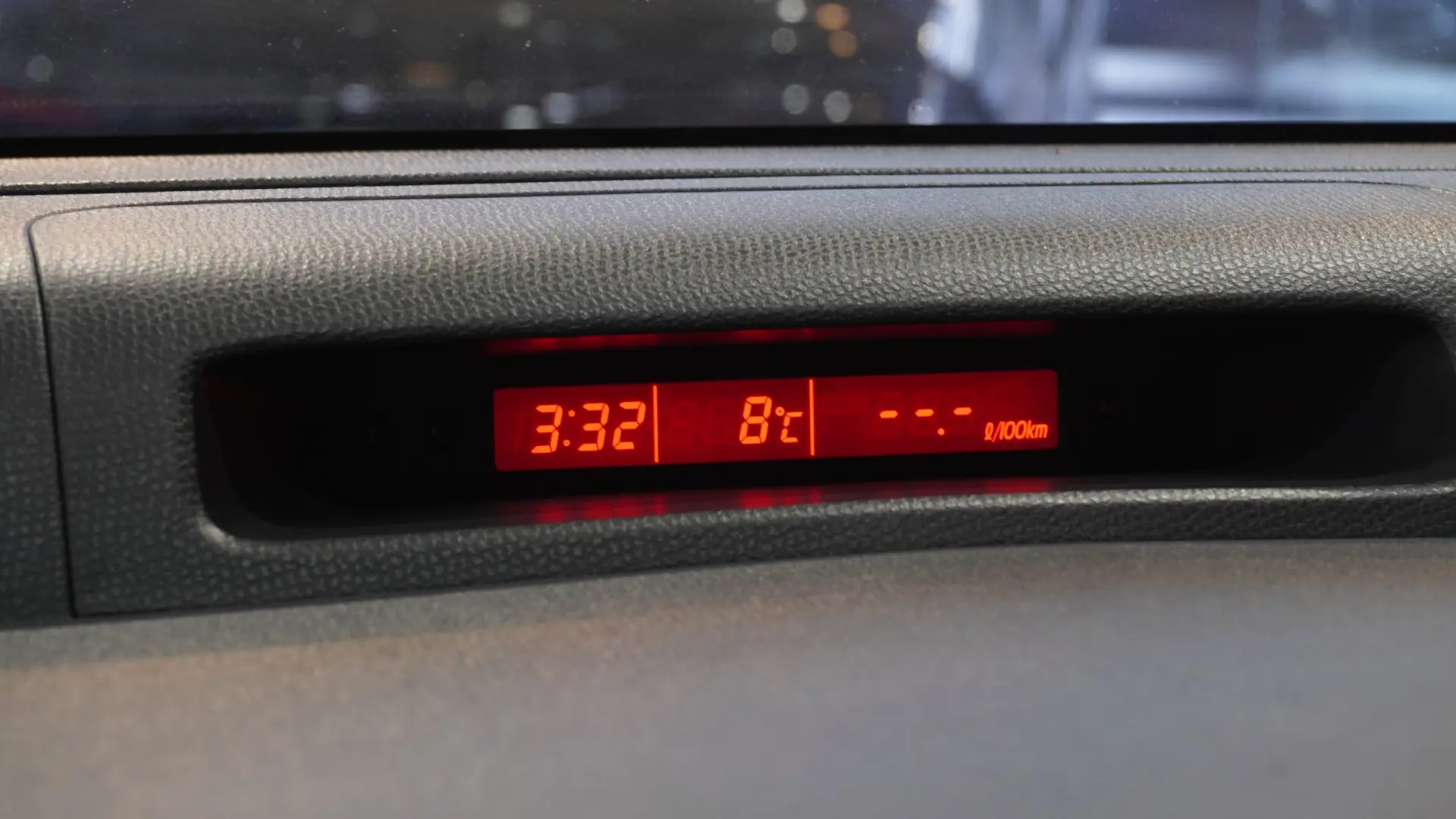 Suzuki Swift 1.6 Sport 19