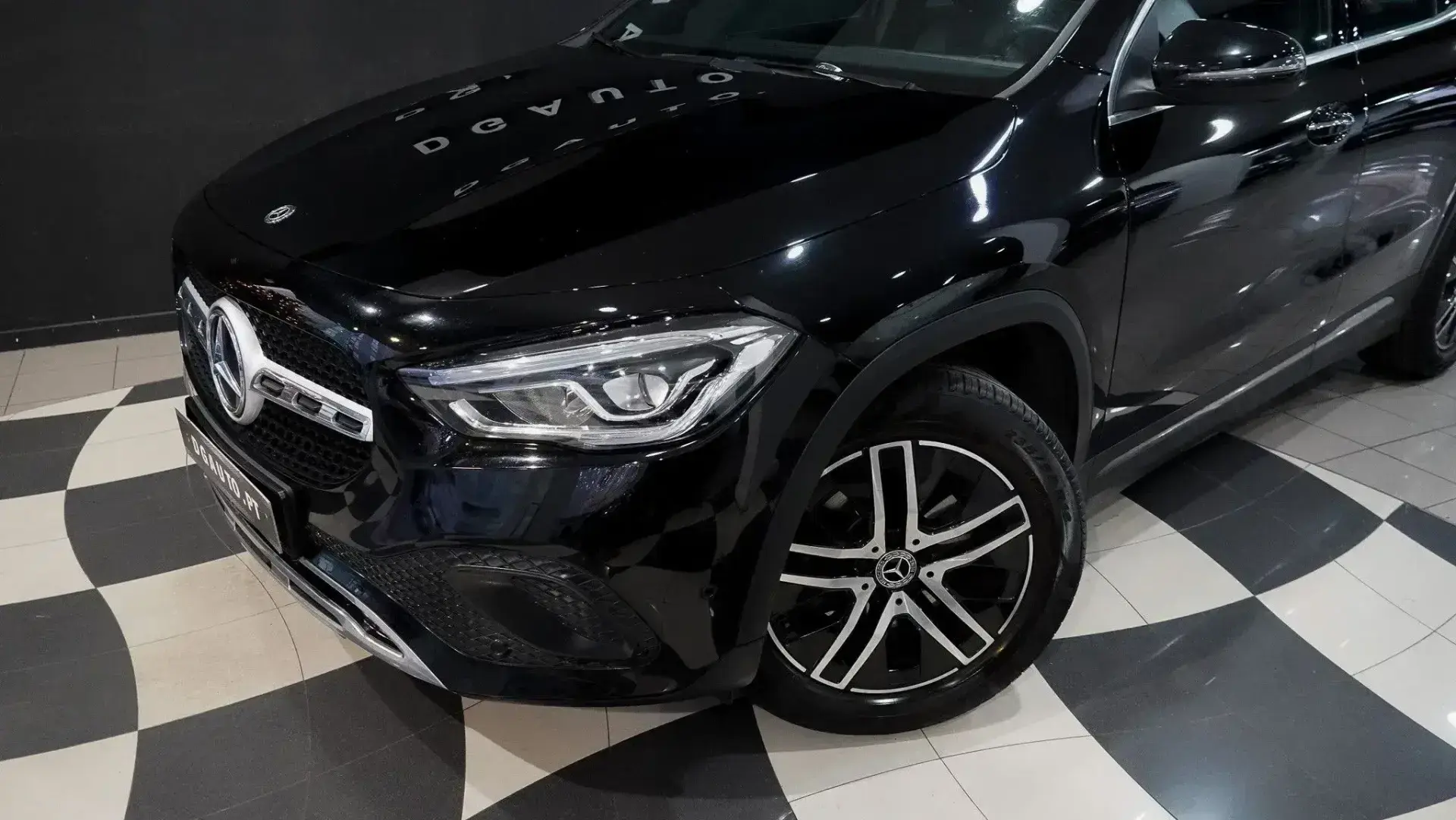 Mercedes-Benz GLA 200 d Progressive 4
