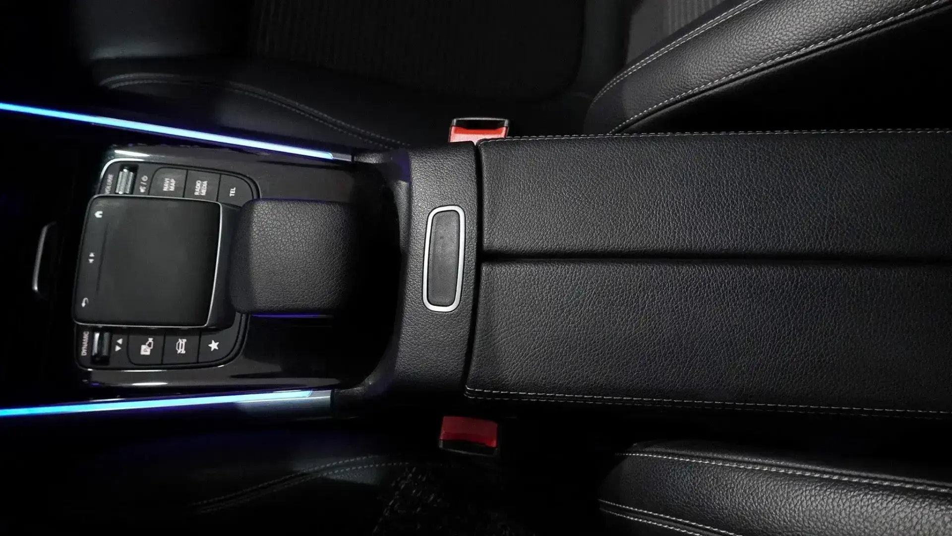 Mercedes-Benz GLA 200 d Progressive 38