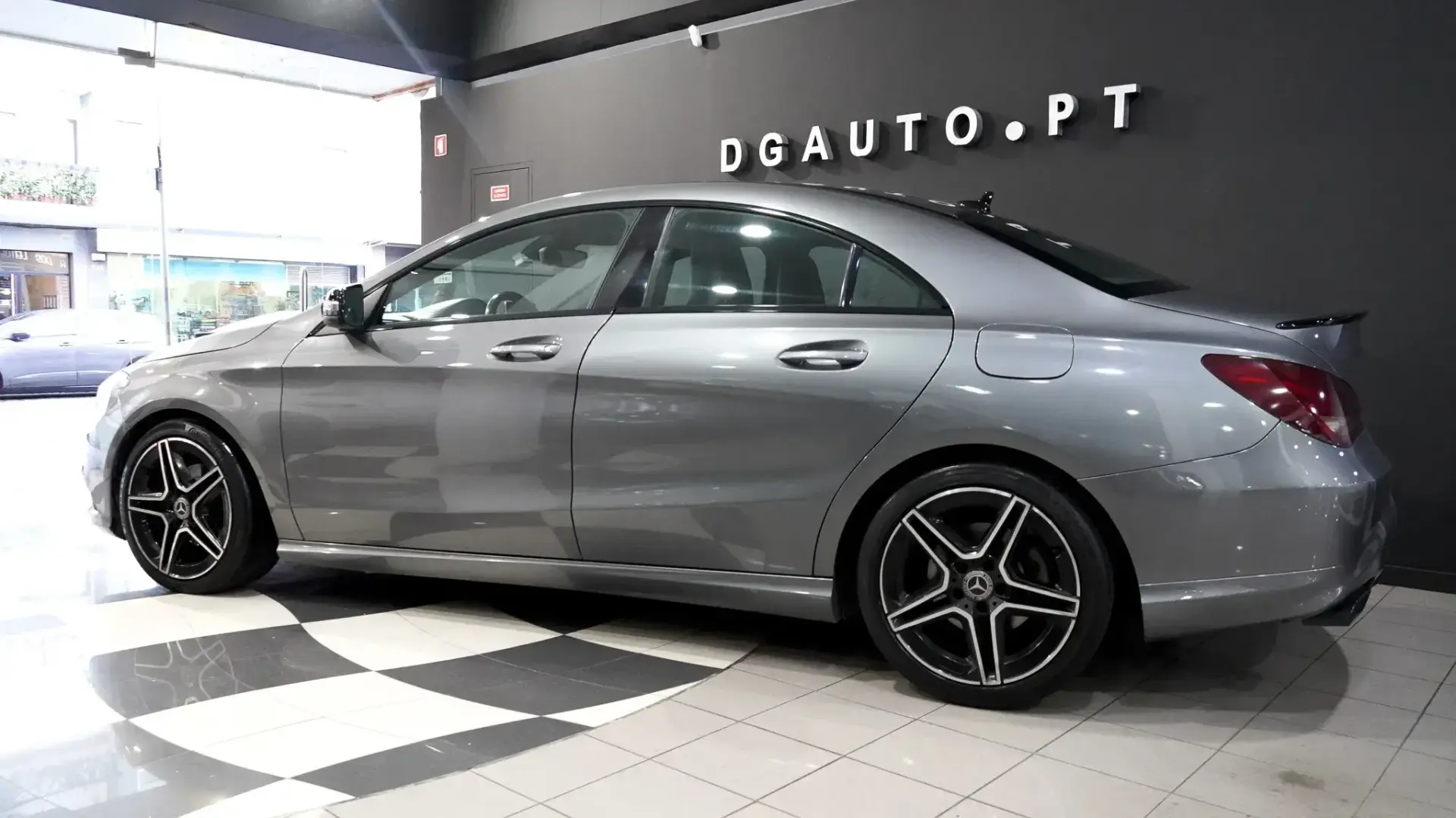 Mercedes-Benz CLA 220 7