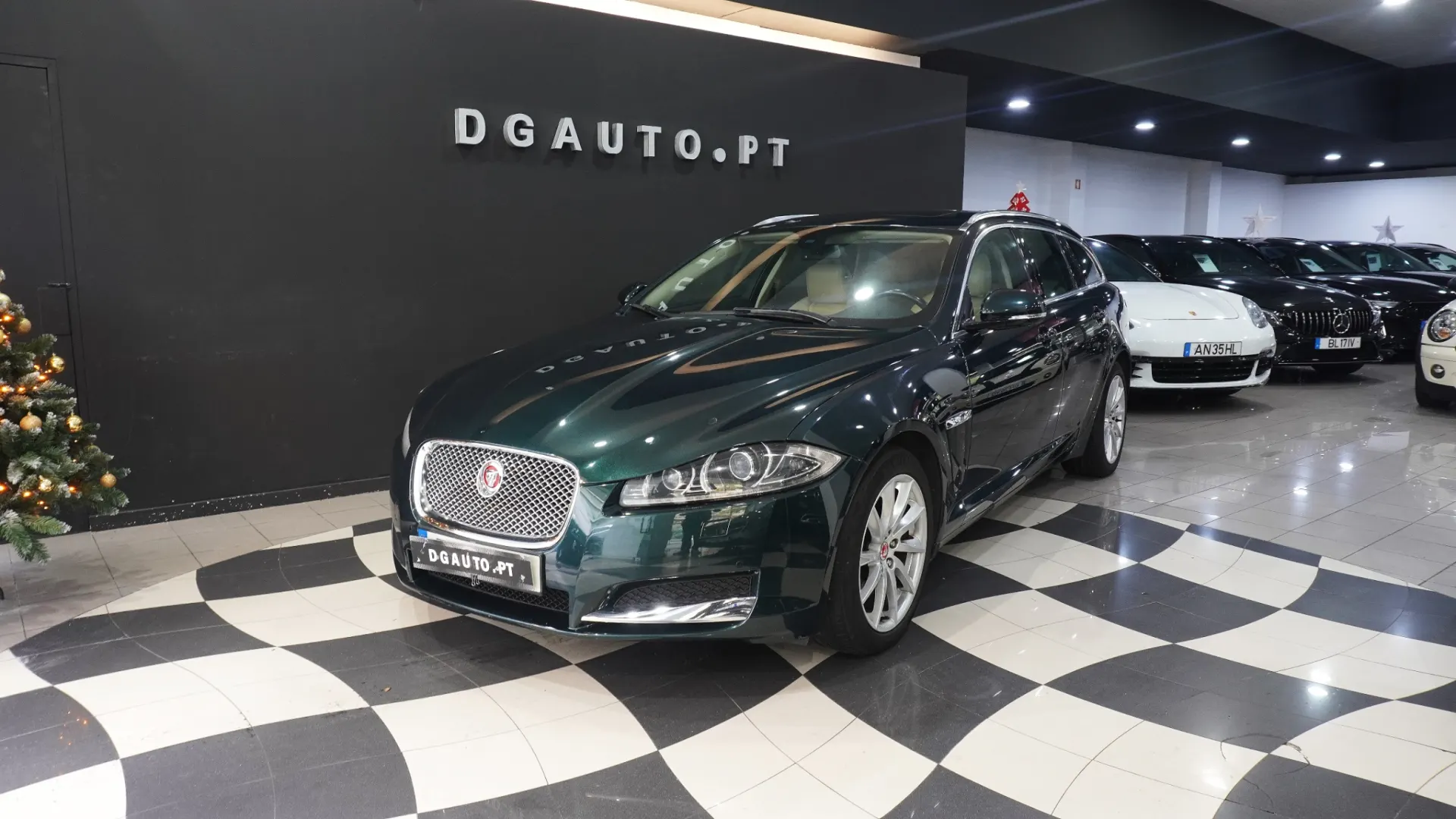 Jaguar XF 3.0 D V6 Luxury 2