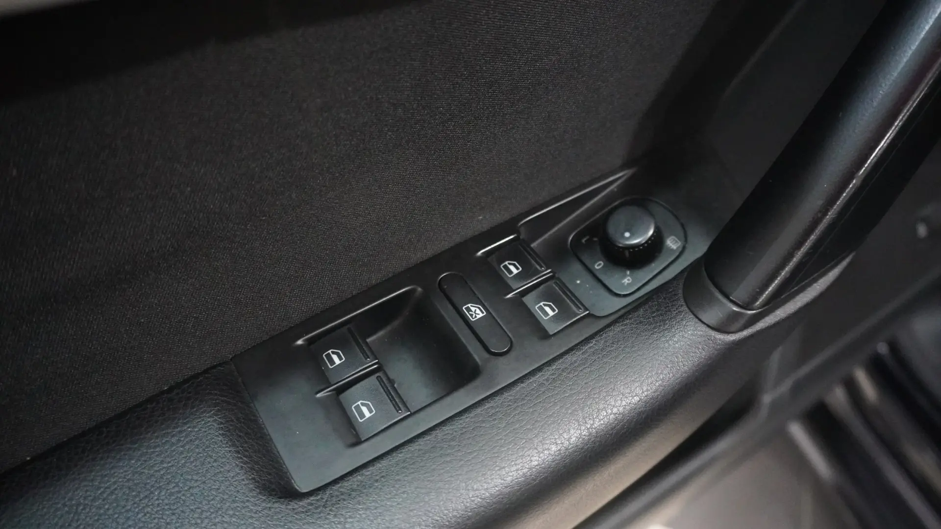 Volkswagen Passat 1.6 TDI Confortline 17