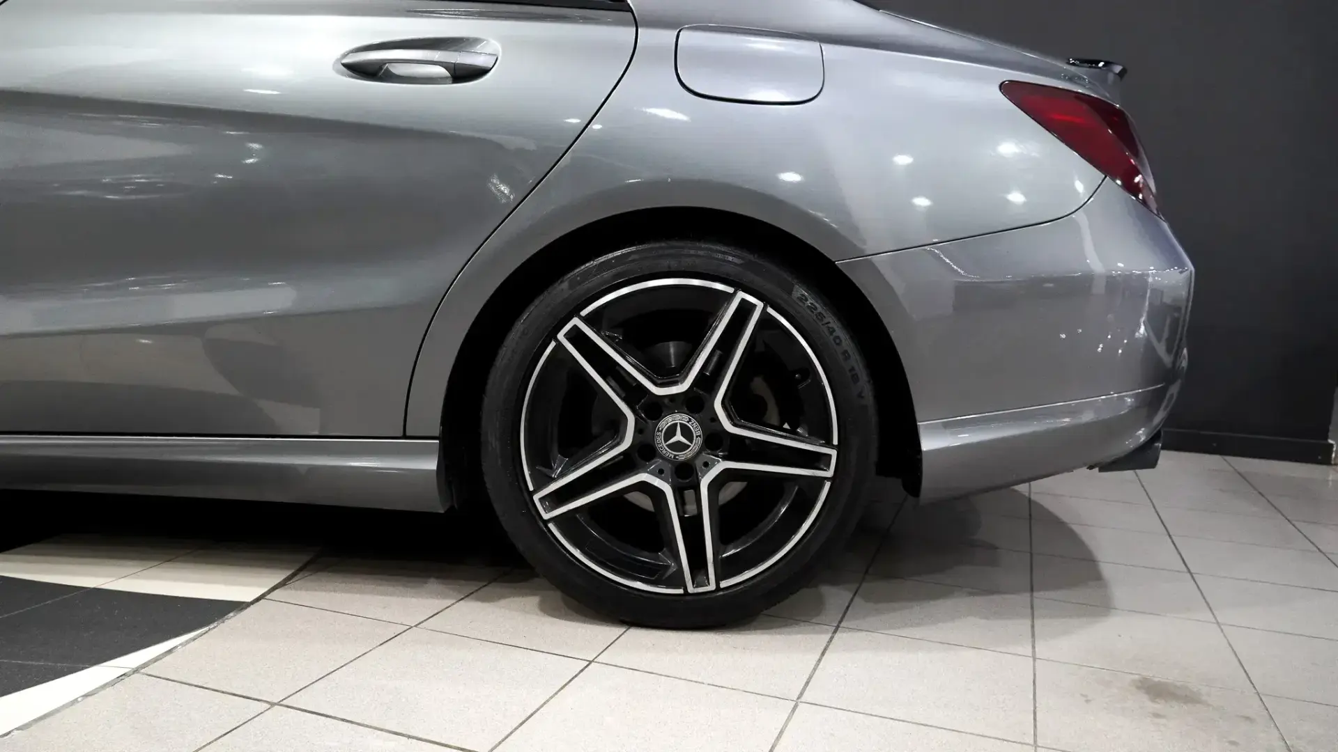 Mercedes-Benz CLA 220 8