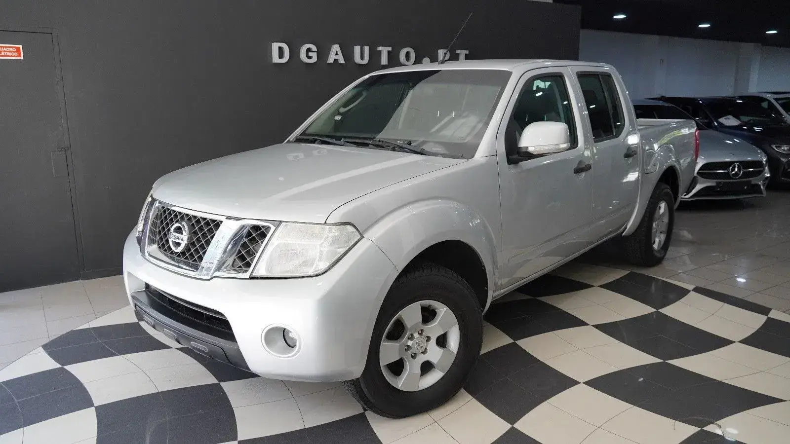 Nissan Navara Outro 2