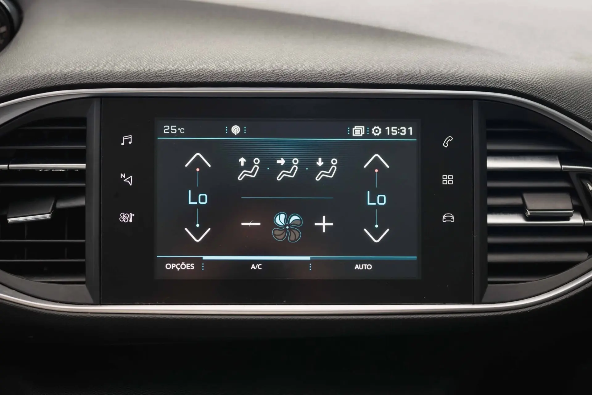 Peugeot 308 SW BlueHDi Style 26