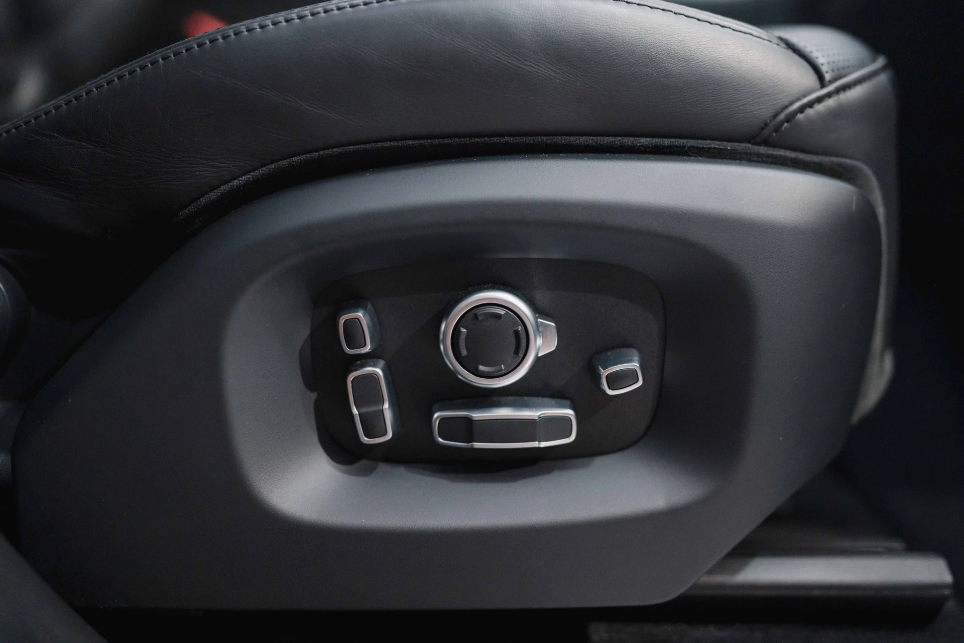 Land Rover Range Rover 4.4 SDV8 Autobiography 25