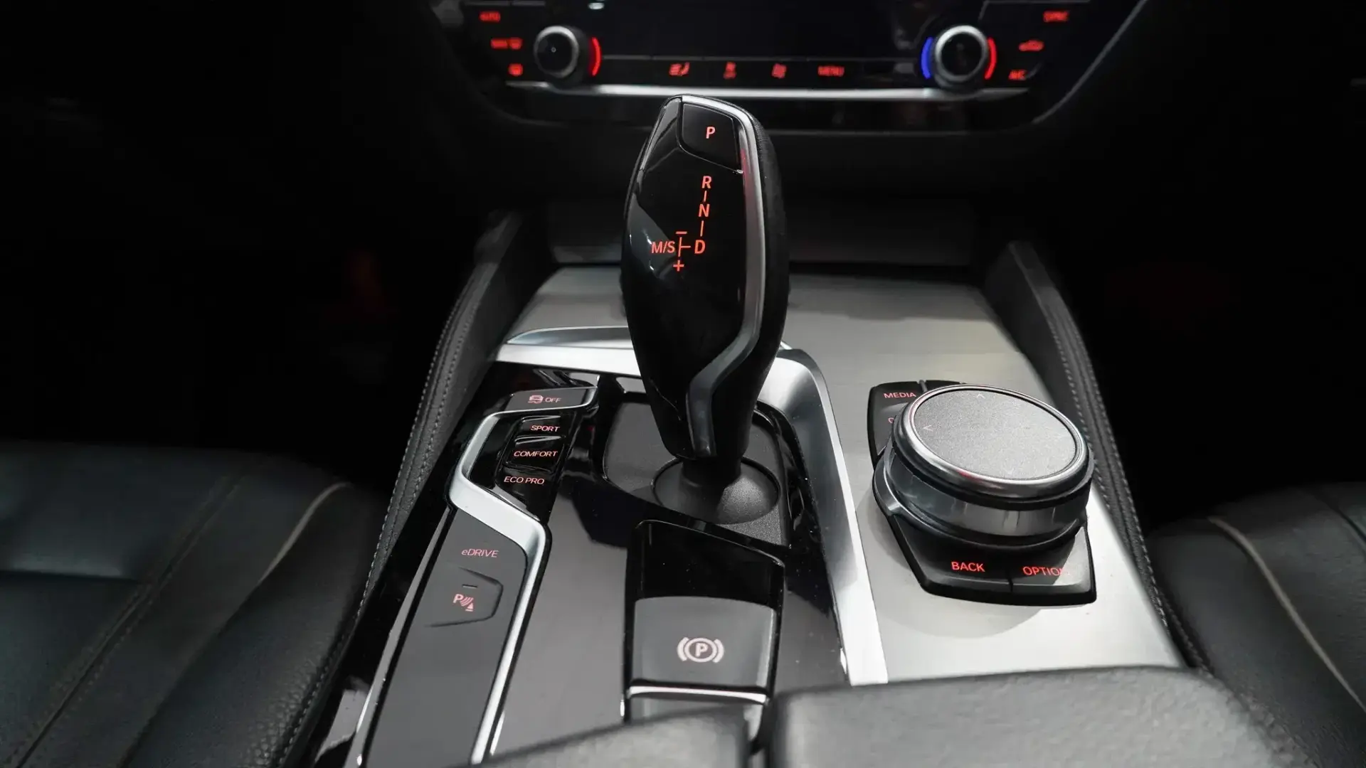 BMW 530 i Line Luxury Auto 24